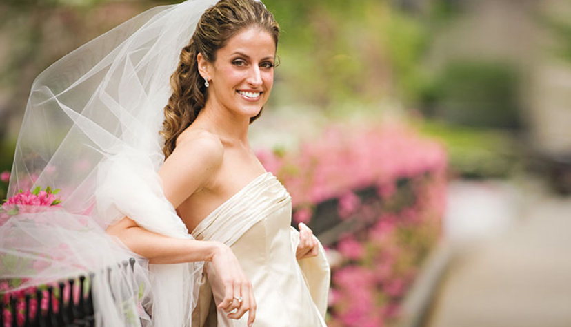 What Brides Need to Know Before Booking Professional Waxing Services